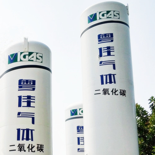 同時擁有專業(yè)物流配送中心及運(yùn)輸車隊